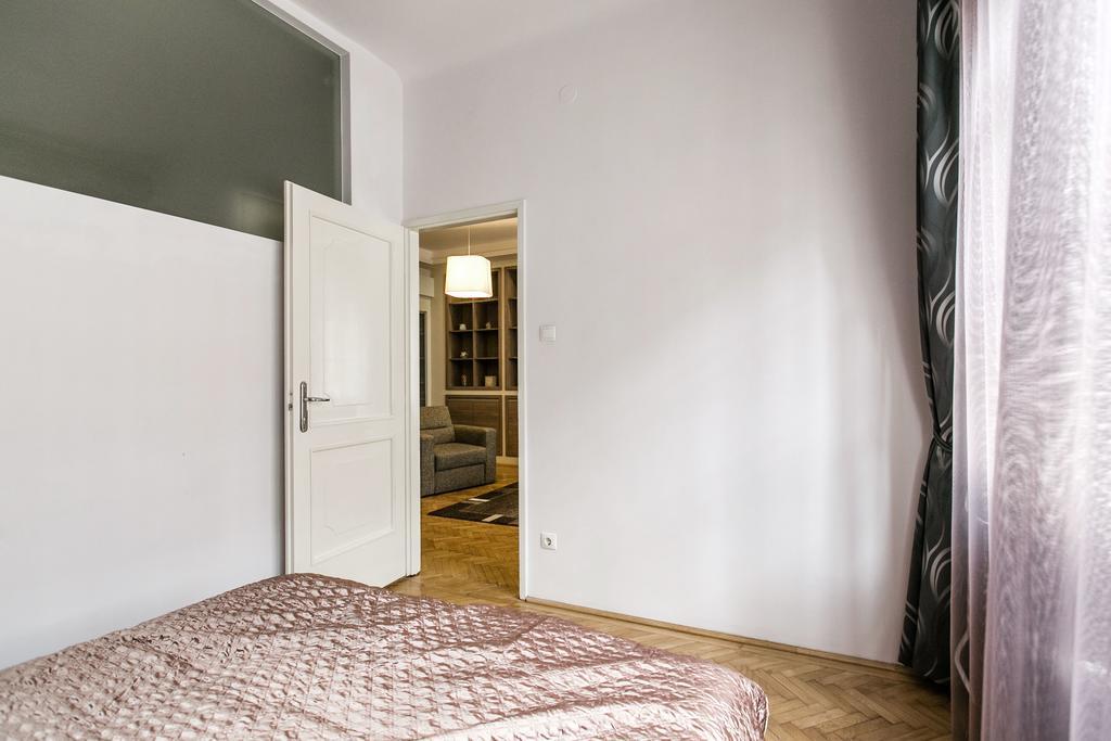 בודפשט Apartment At Nagymezo מראה חיצוני תמונה