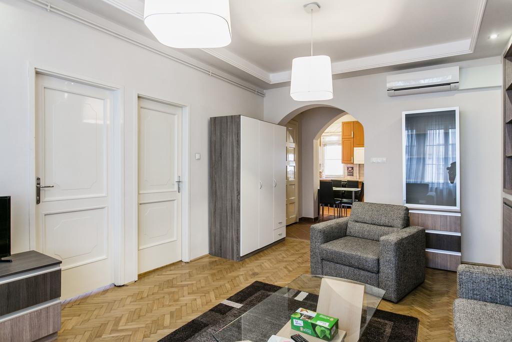 בודפשט Apartment At Nagymezo מראה חיצוני תמונה